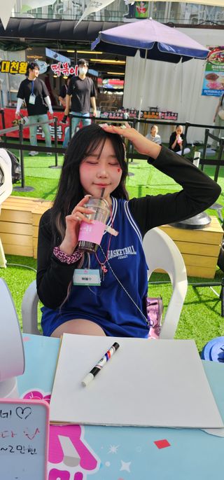 /u/2yC5H7ey5oXYbd64LRSxHXaNcB23/images/1778947831248_6128510f-f688-4256-9b42-215f95db8da7.jpg