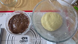 새벽에 초코소라빵 만들기(반죽발효중)