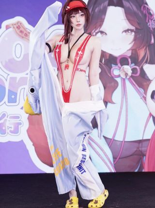 니케 마르차나 코스어