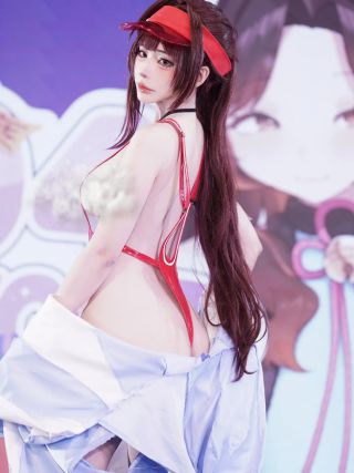 니케 마르차나 코스어