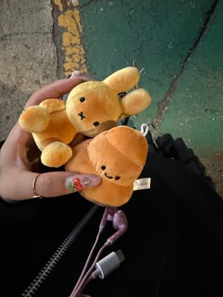 히