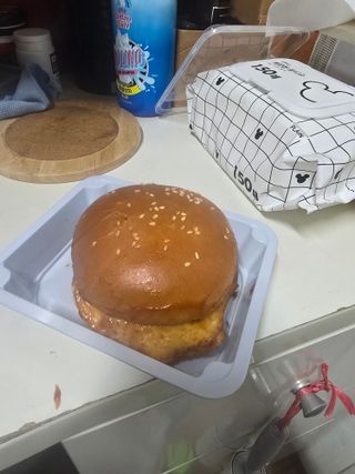 /u/ym3UFahXWJdYlw1I7APx8A1wHil2/images/1776330308095_ab4ac831-ac00-458f-ac45-0e9bf403a88d.jpg